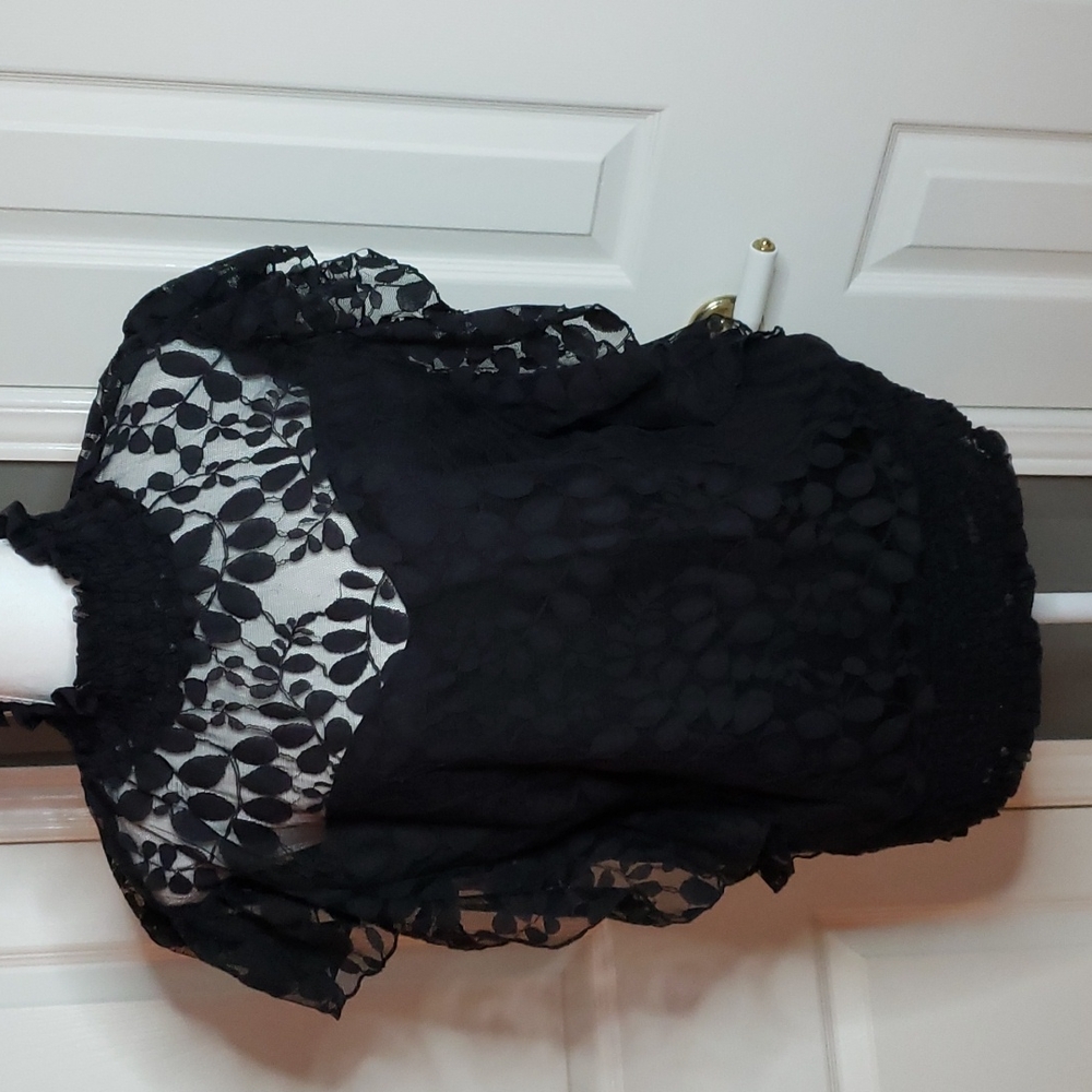 Medium Black lace ADIVA flutter sleeve top